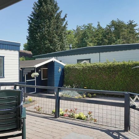 Gezellig En Relaxed Verblijf In Chalet In Putten Op De Veluwe! Exterior photo